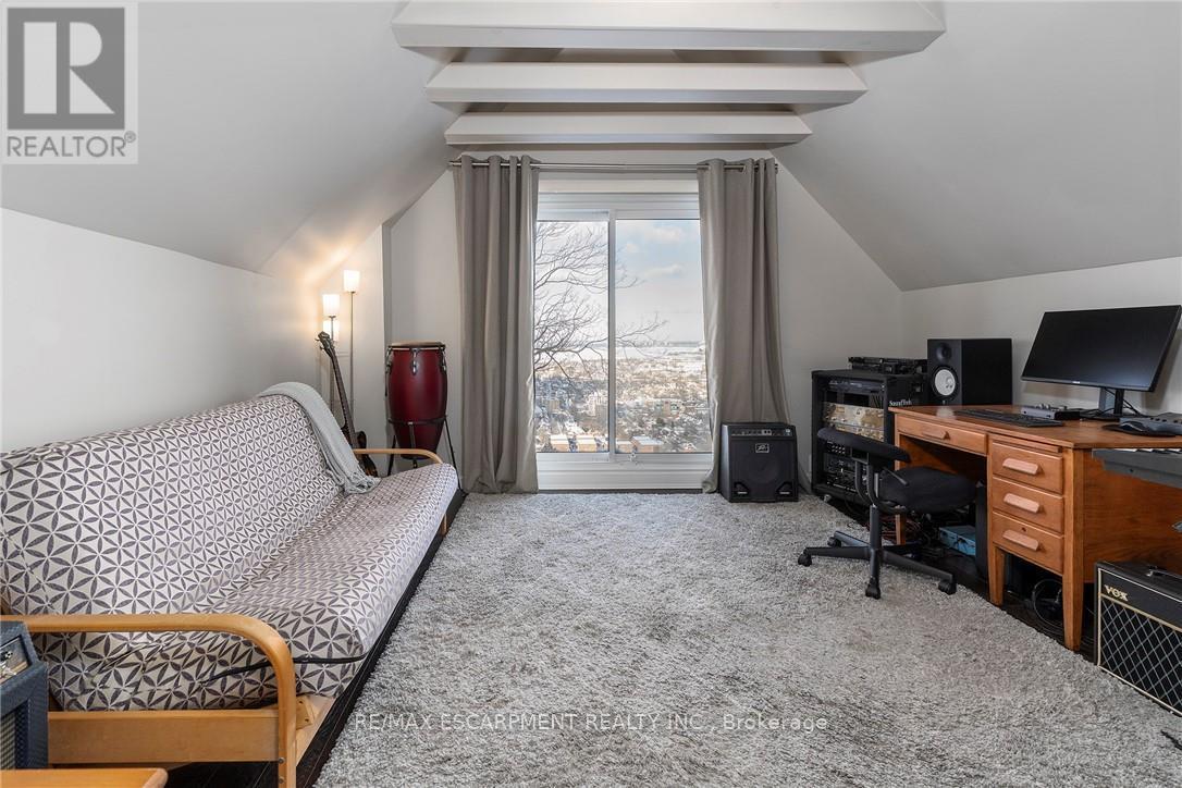 47 MOUNTAIN PARK AVENUE - 26