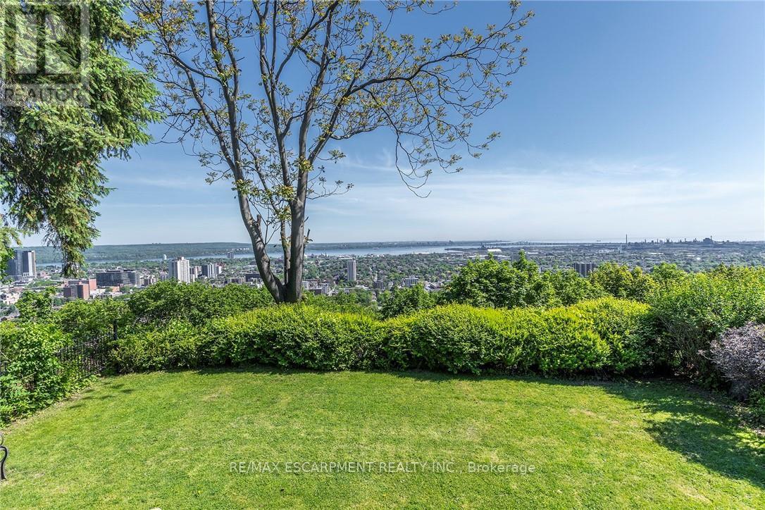 47 MOUNTAIN PARK AVENUE - 38