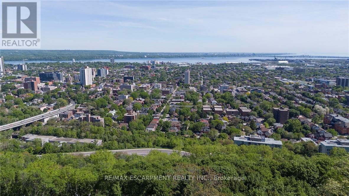 47 MOUNTAIN PARK AVENUE - 39