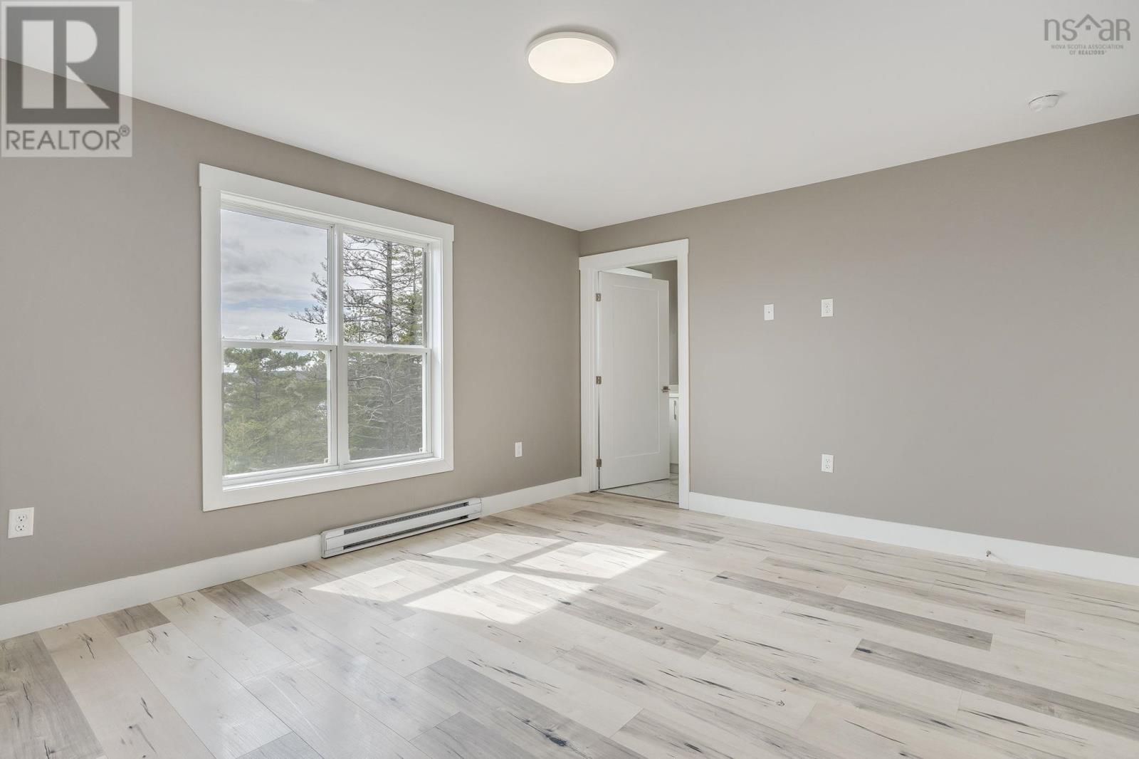 32 Higgins Avenue - 23