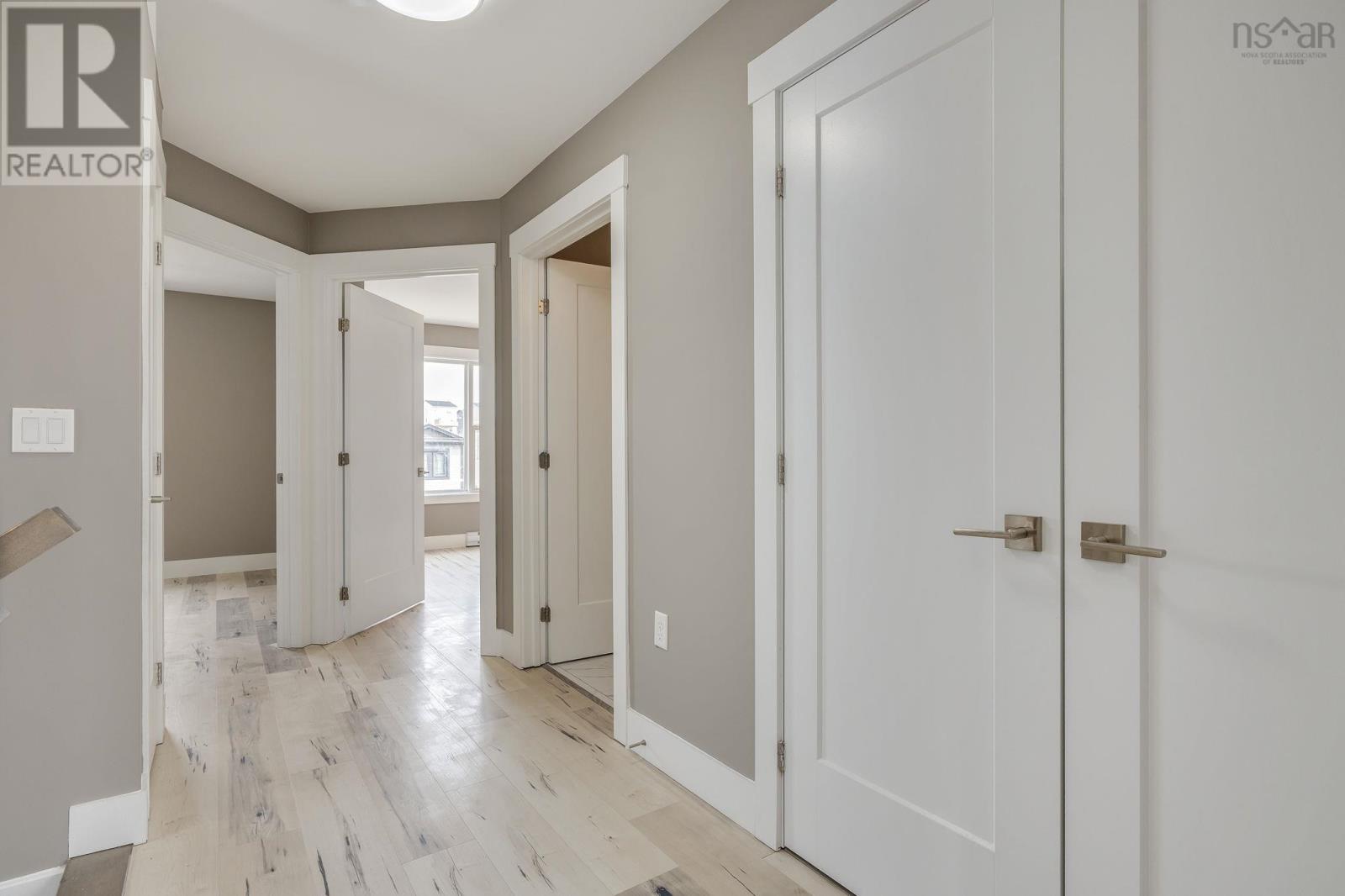 32 Higgins Avenue - 21
