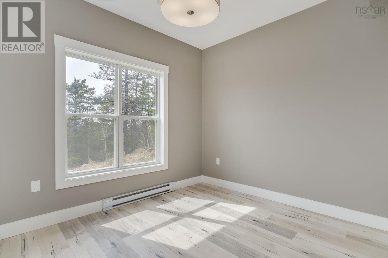 32 Higgins Avenue - 11