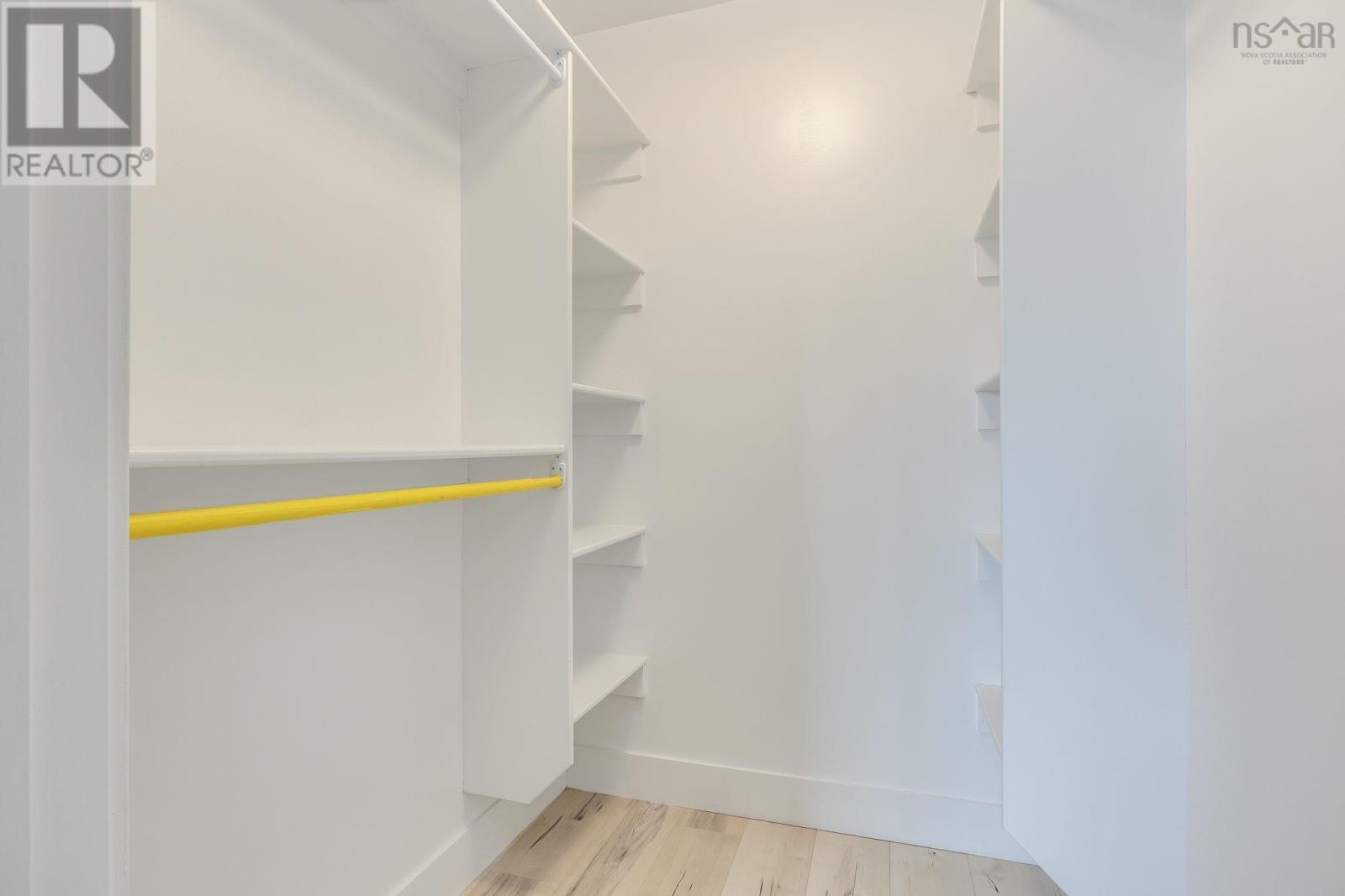 32 Higgins Avenue - 26