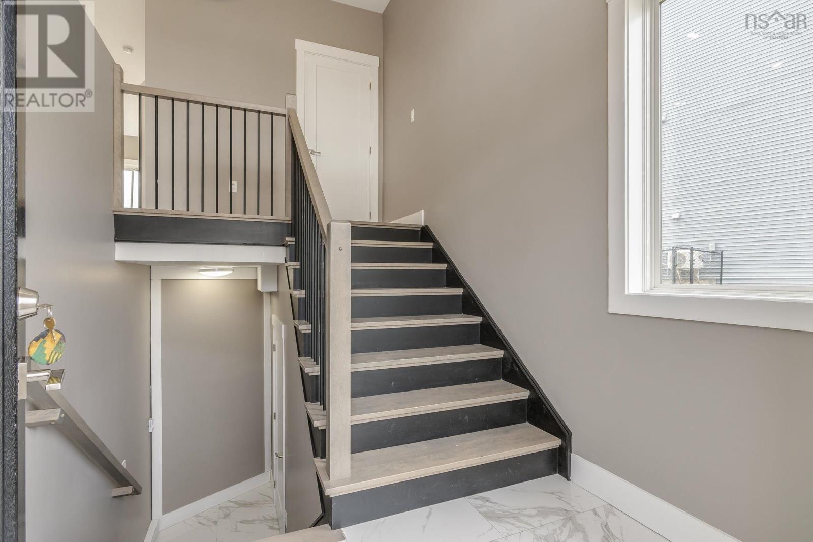 32 Higgins Avenue - 34