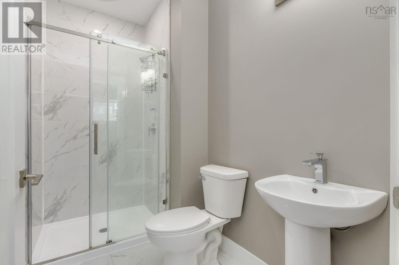 32 Higgins Avenue - 39