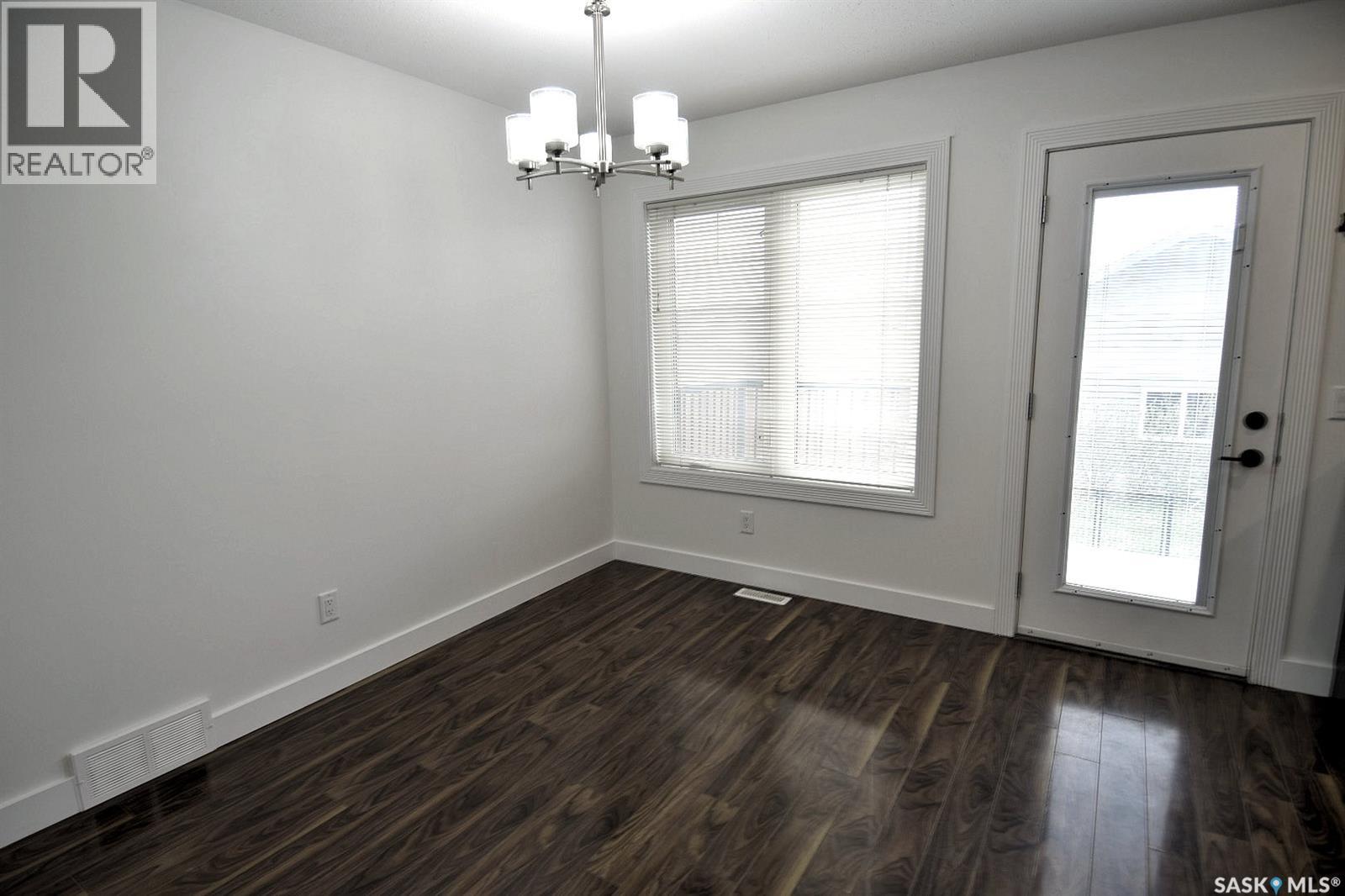 242 Geary CRESCENT - 12