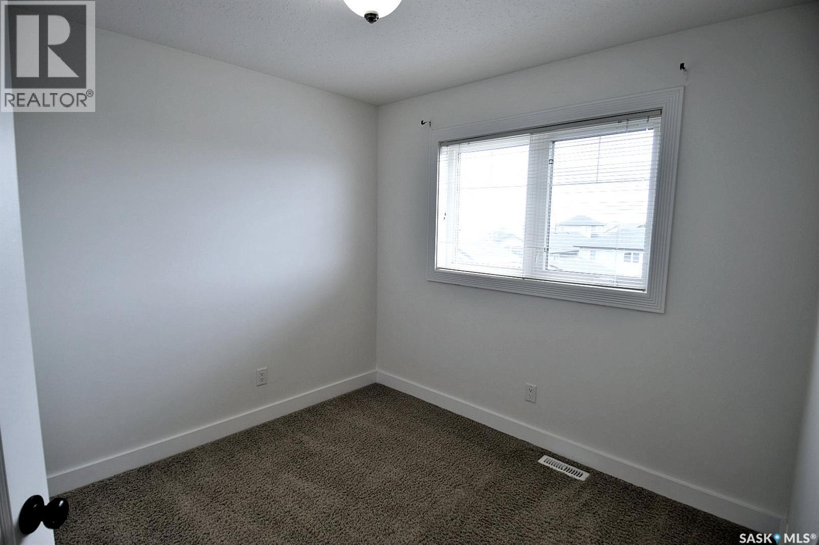 242 Geary CRESCENT - 24