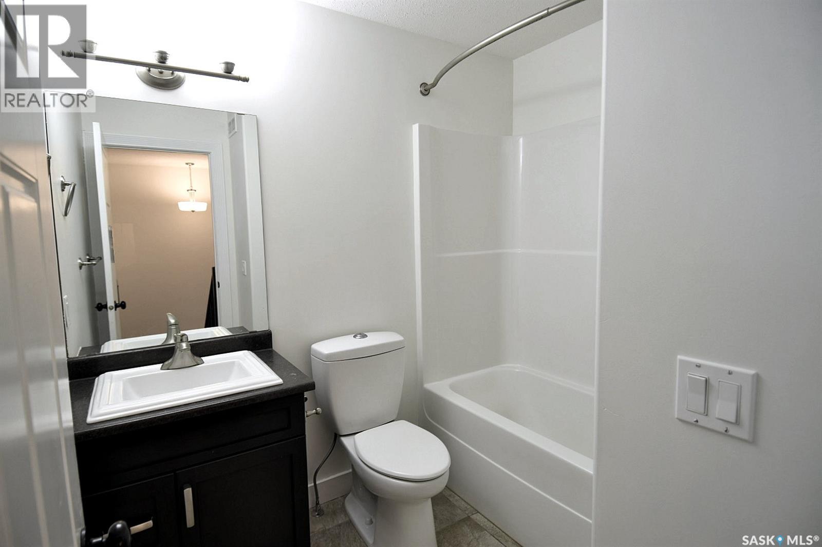 242 Geary CRESCENT - 28