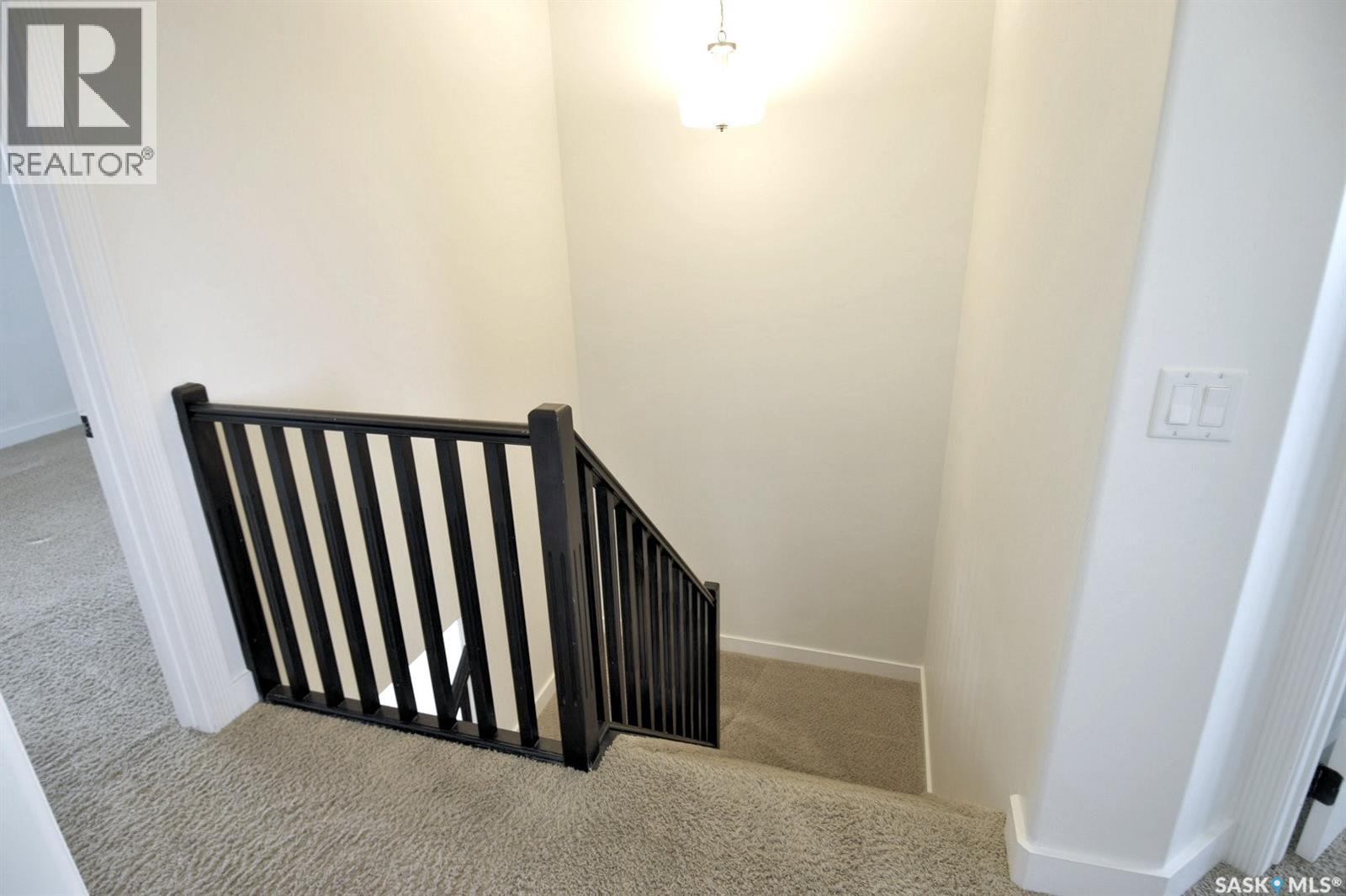 242 Geary CRESCENT - 29