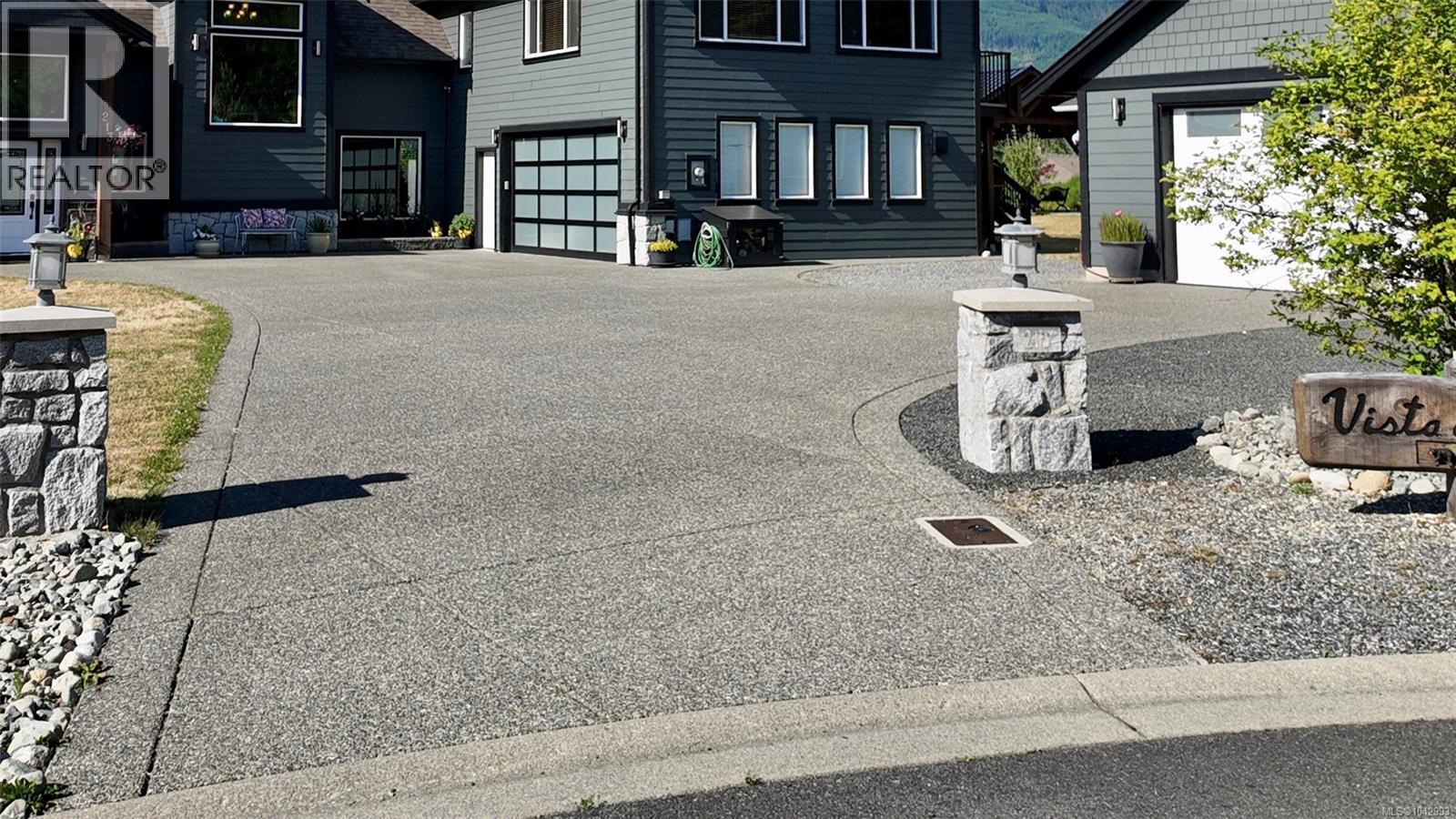 213 Tal Cres - 17
