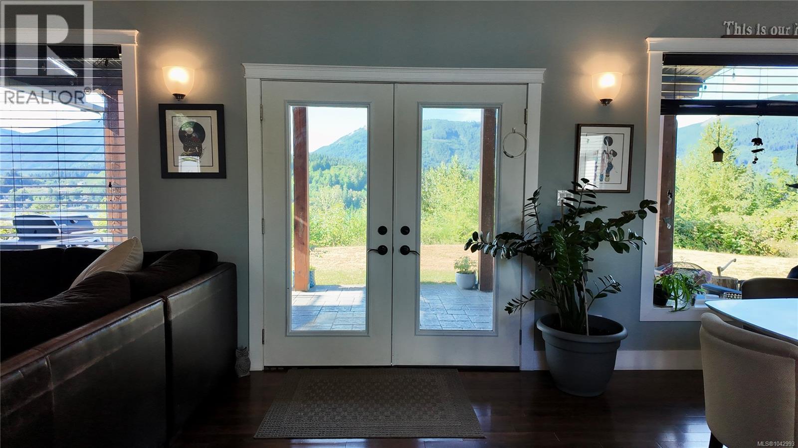 213 Tal Cres - 31