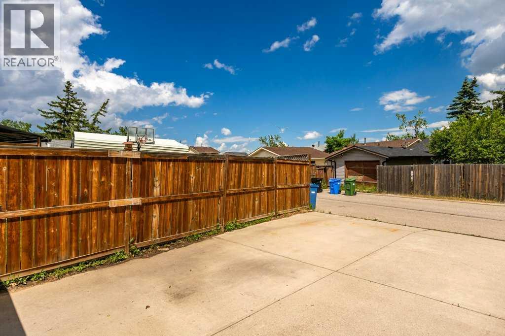 88 Faldale Close NE - 27