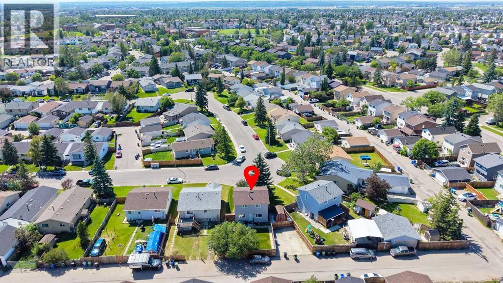 88 Faldale Close NE - 32