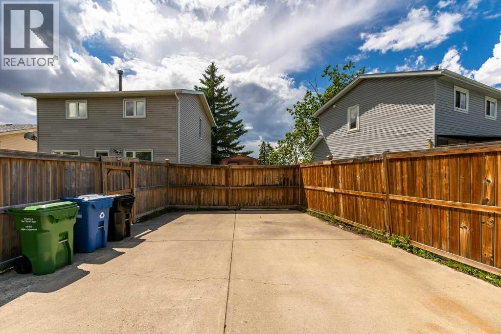 88 Faldale Close NE - 26