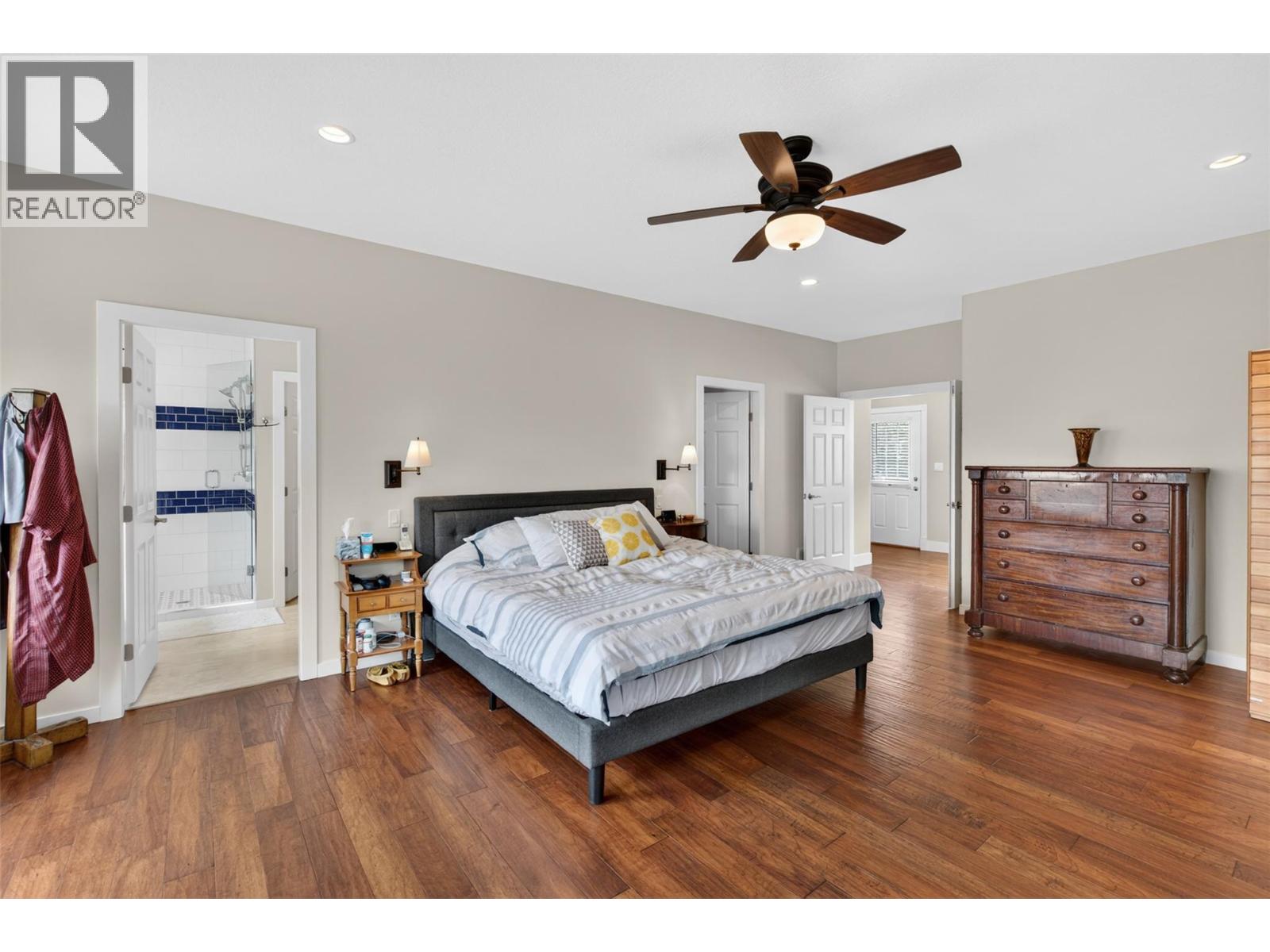 2901 23 Street - 30