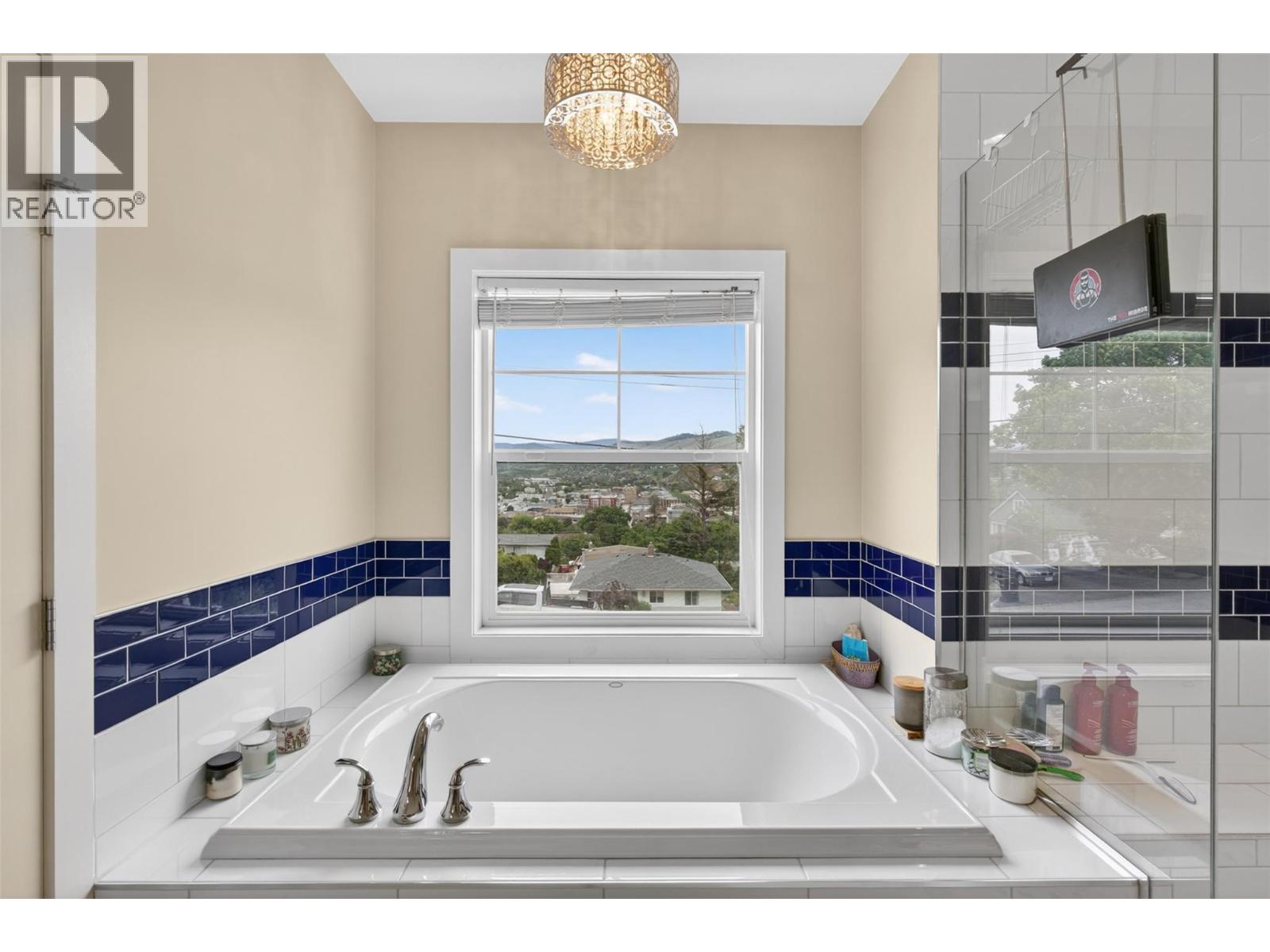 2901 23 Street - 34