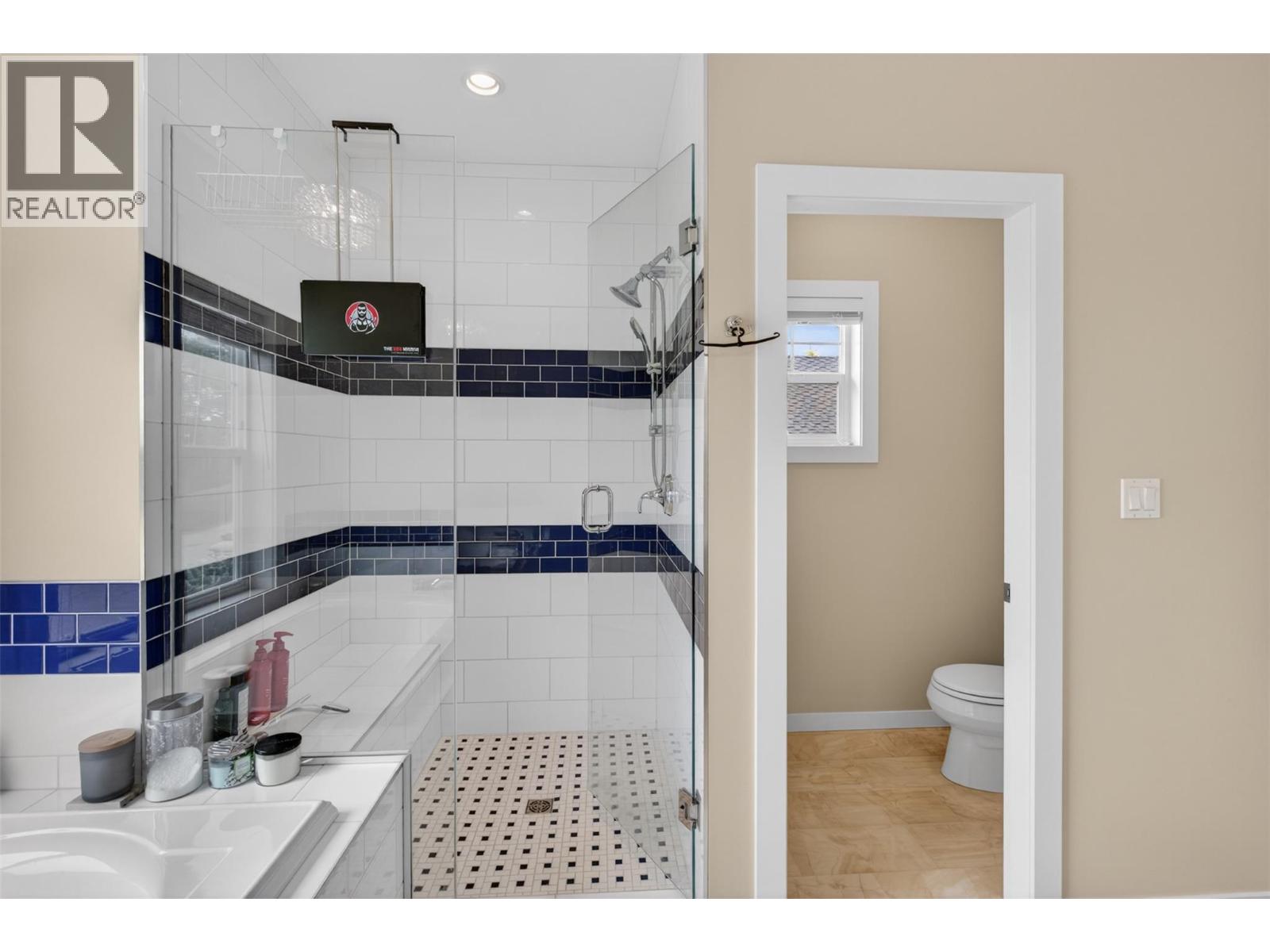 2901 23 Street - 35