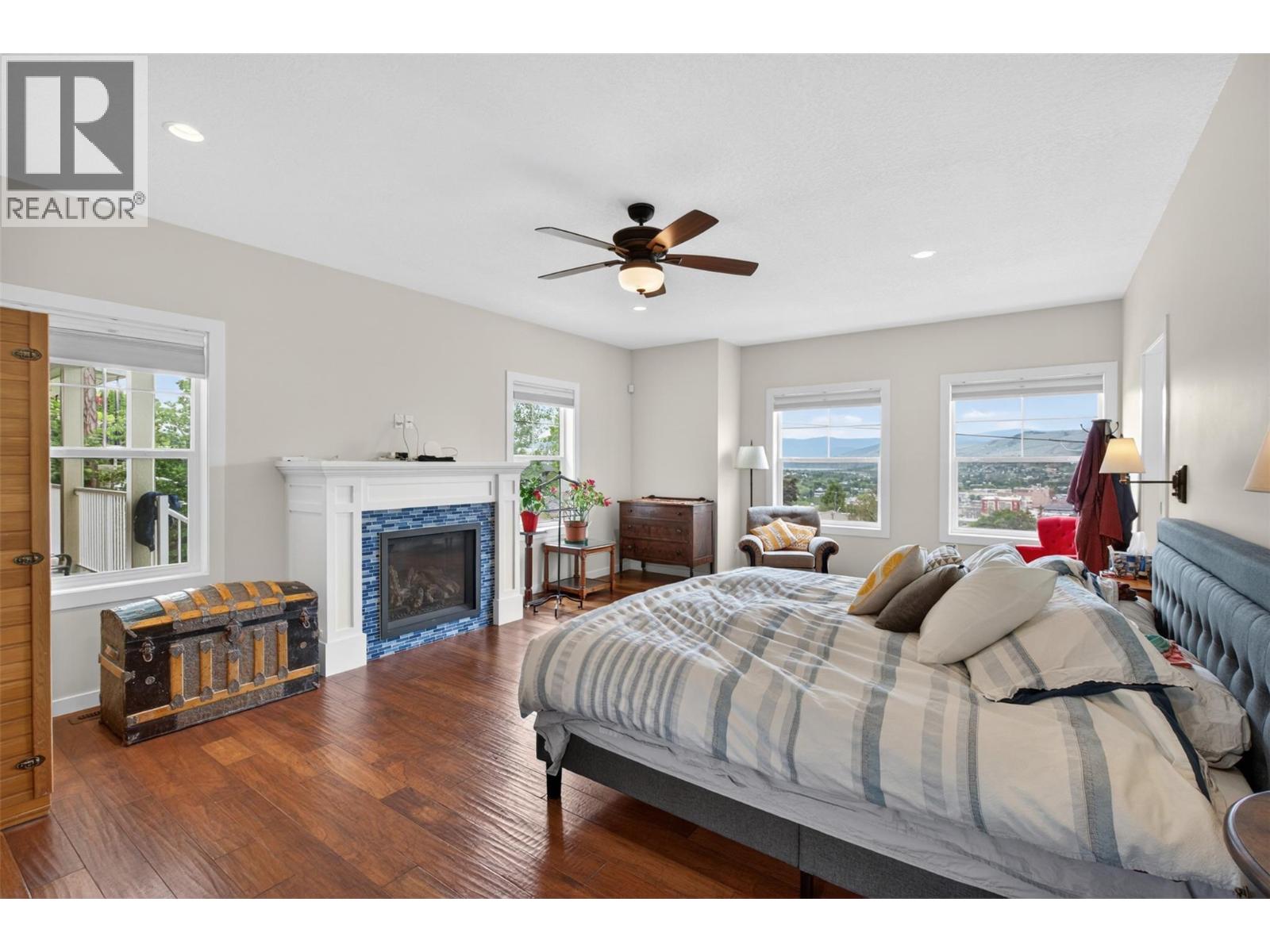 2901 23 Street - 29