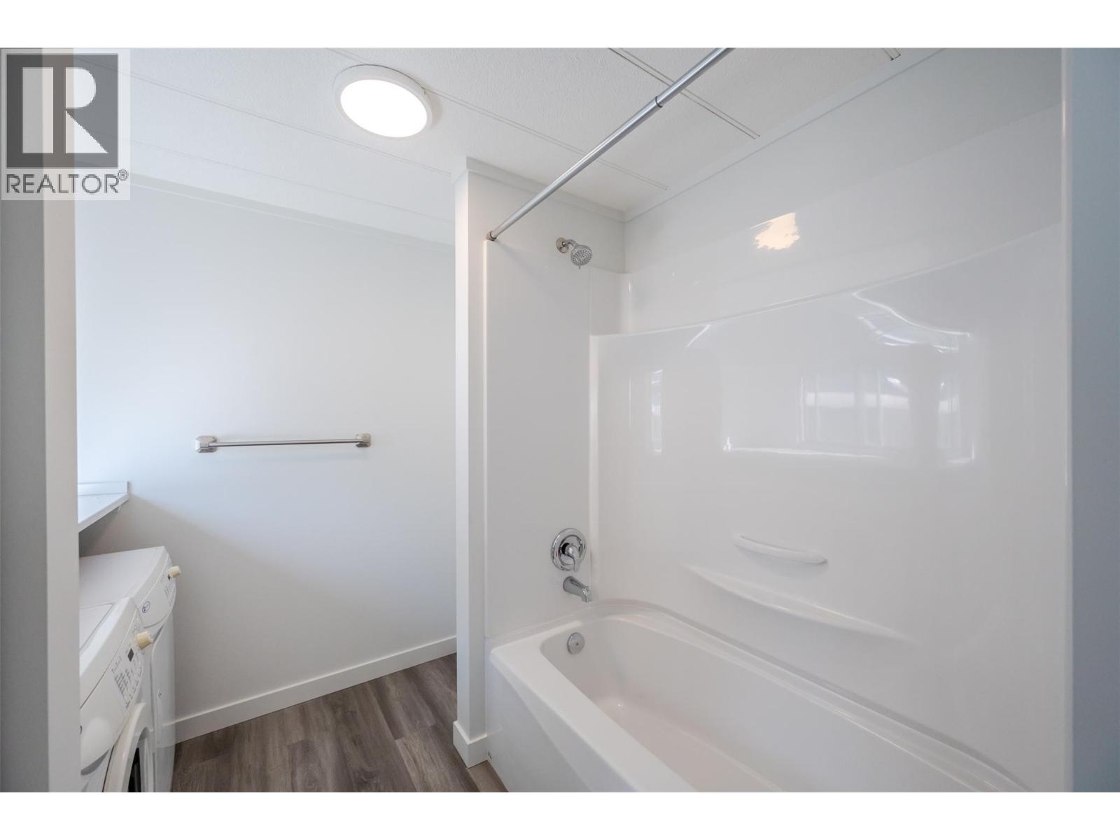 #14 197 Dauphin Avenue - 26