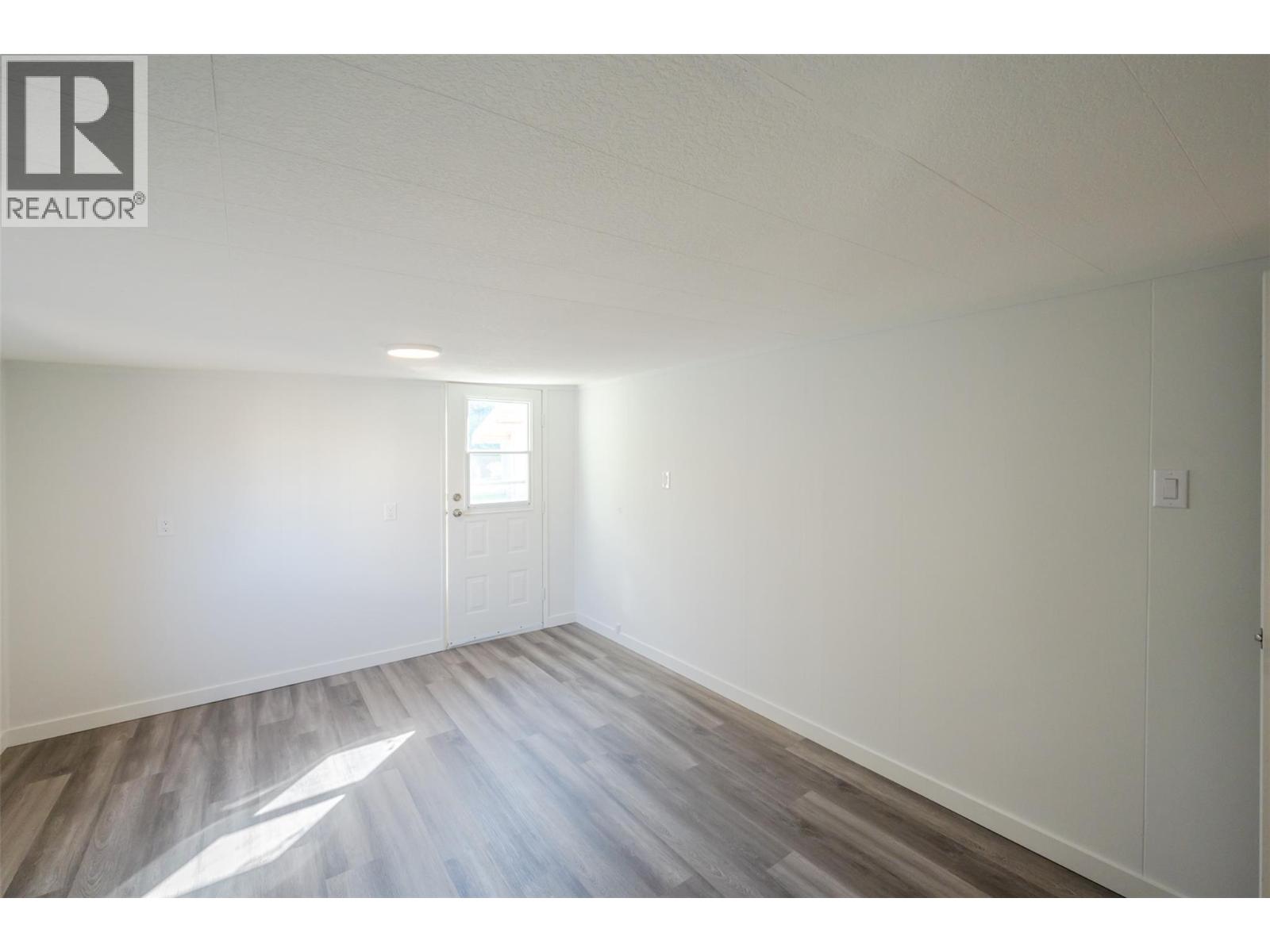 #14 197 Dauphin Avenue - 21