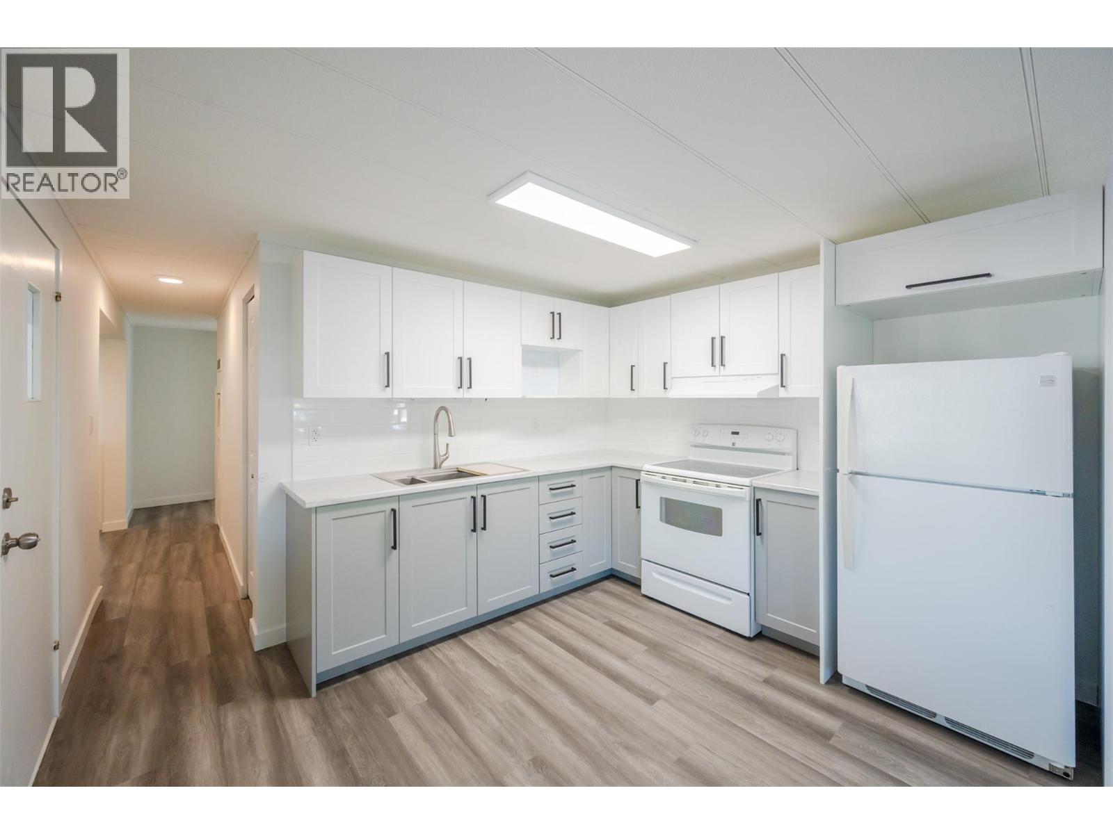 #14 197 Dauphin Avenue - 4
