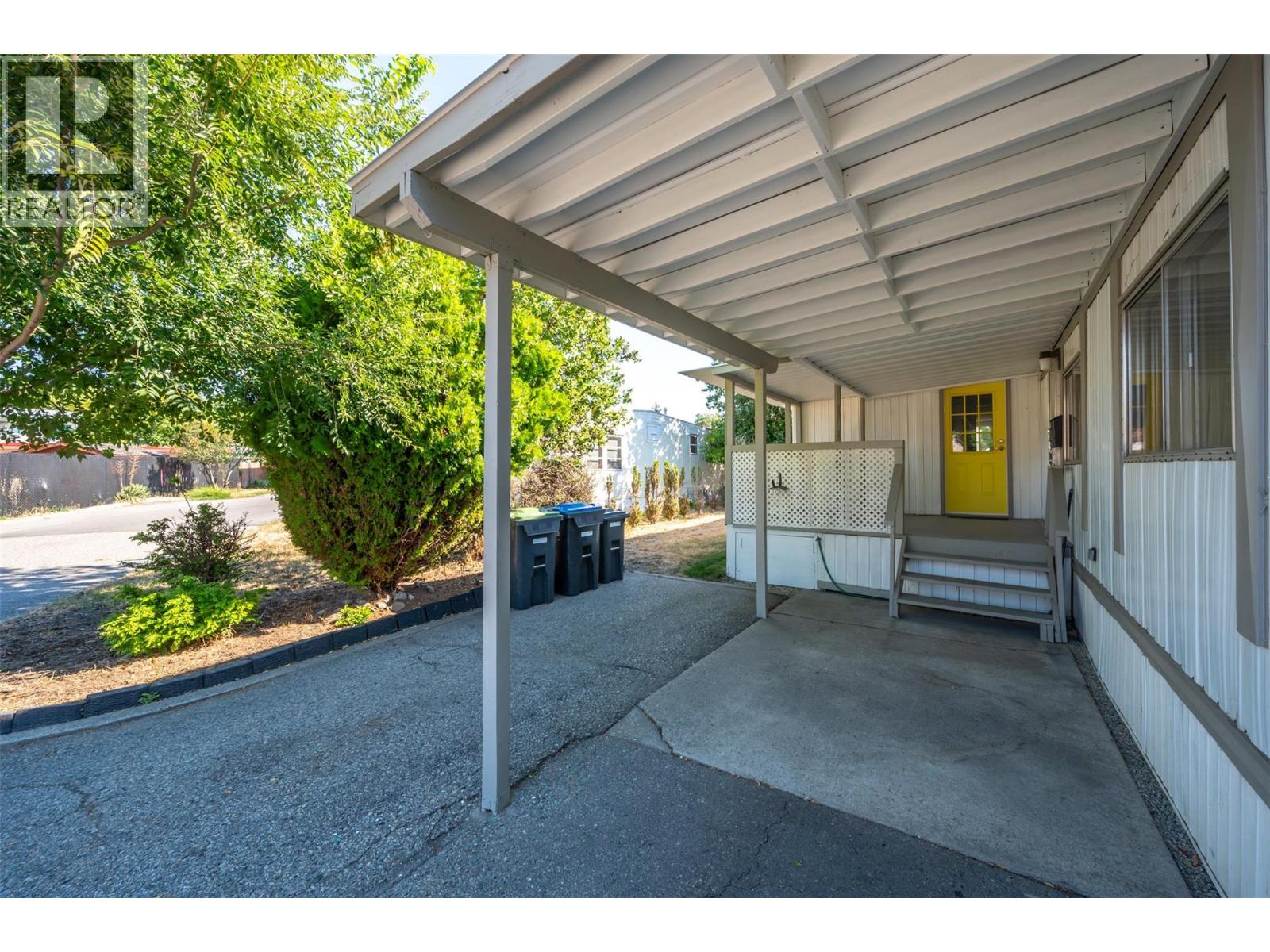 #14 197 Dauphin Avenue - 30