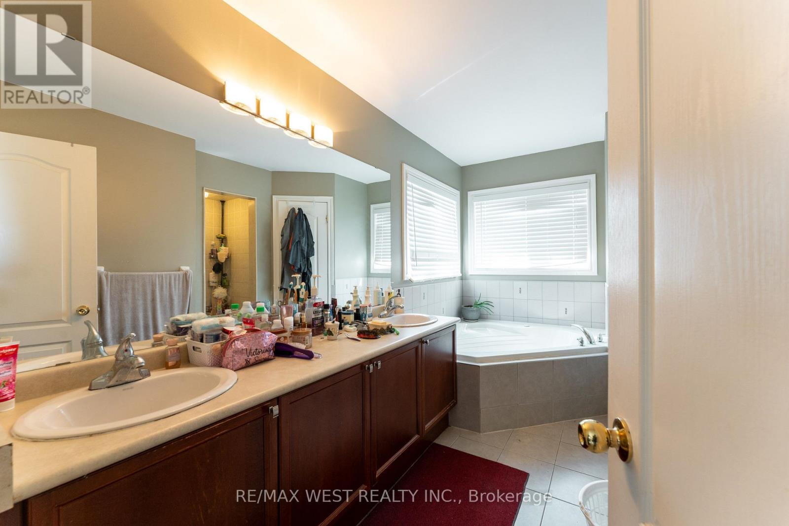 160 MILLBURN DRIVE - 20