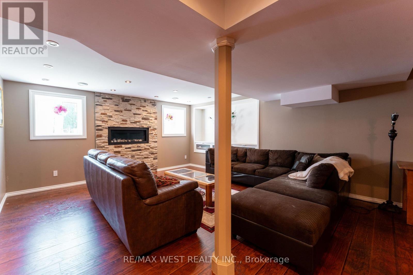 160 MILLBURN DRIVE - 39