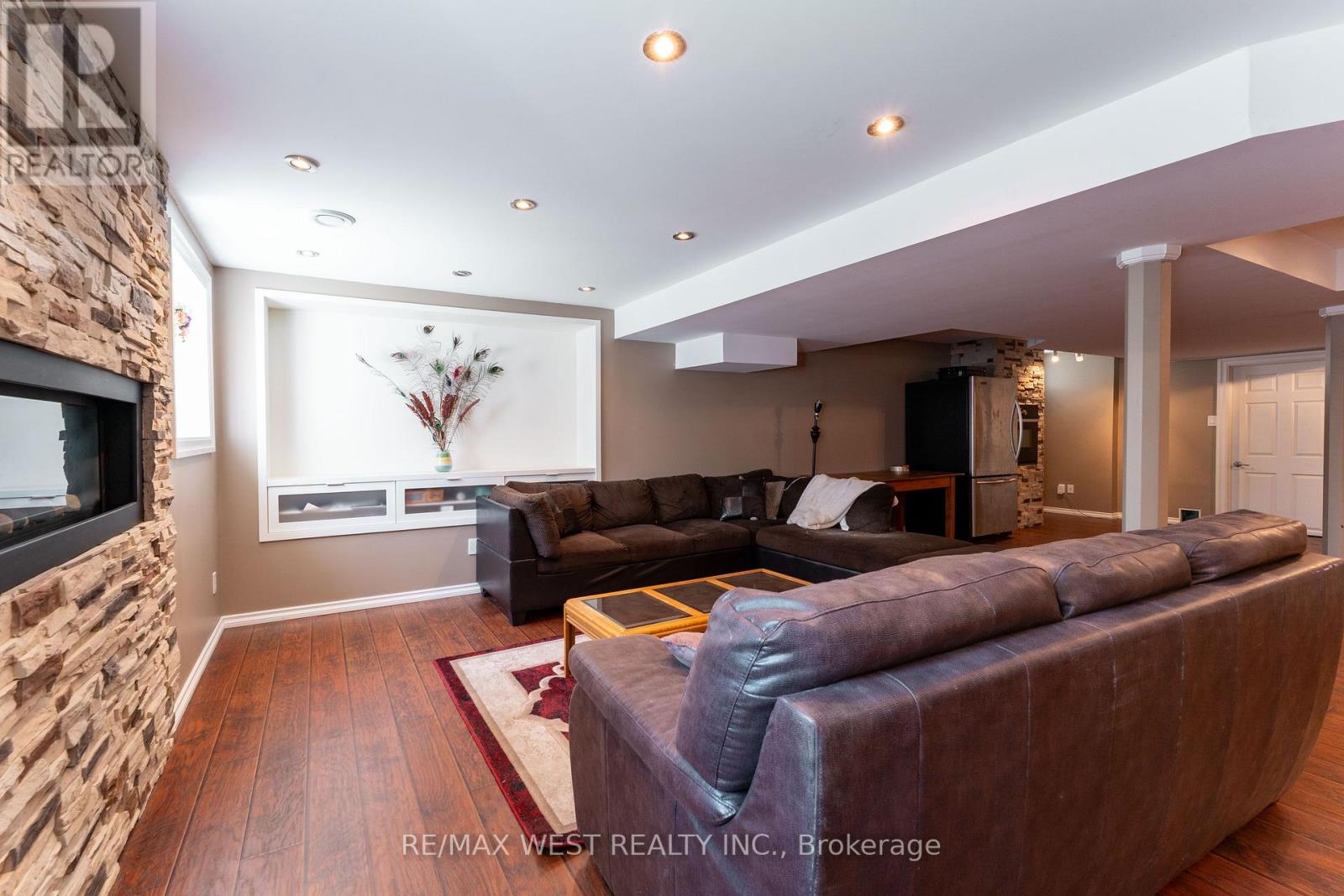 160 MILLBURN DRIVE - 40