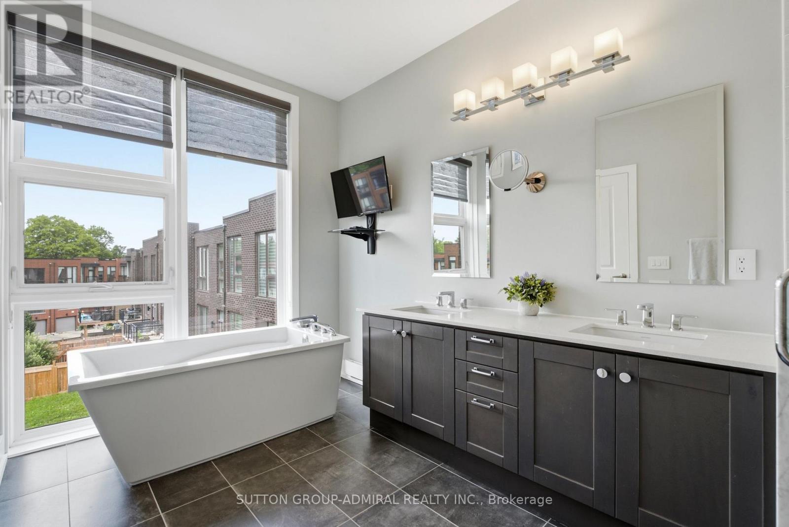 4 SABLE ROAD - 29