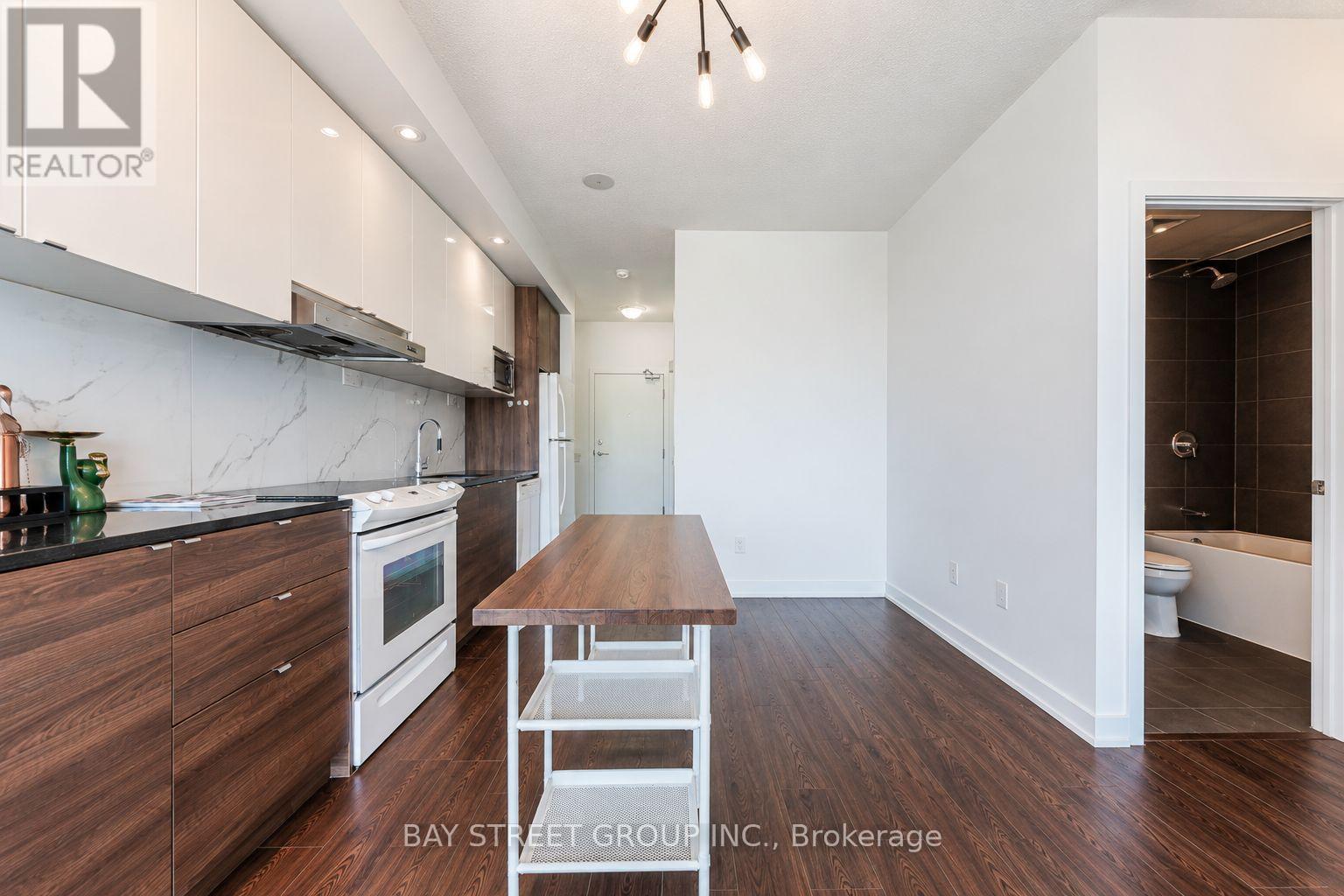 #2906 121 MCMAHON DRIVE - 16