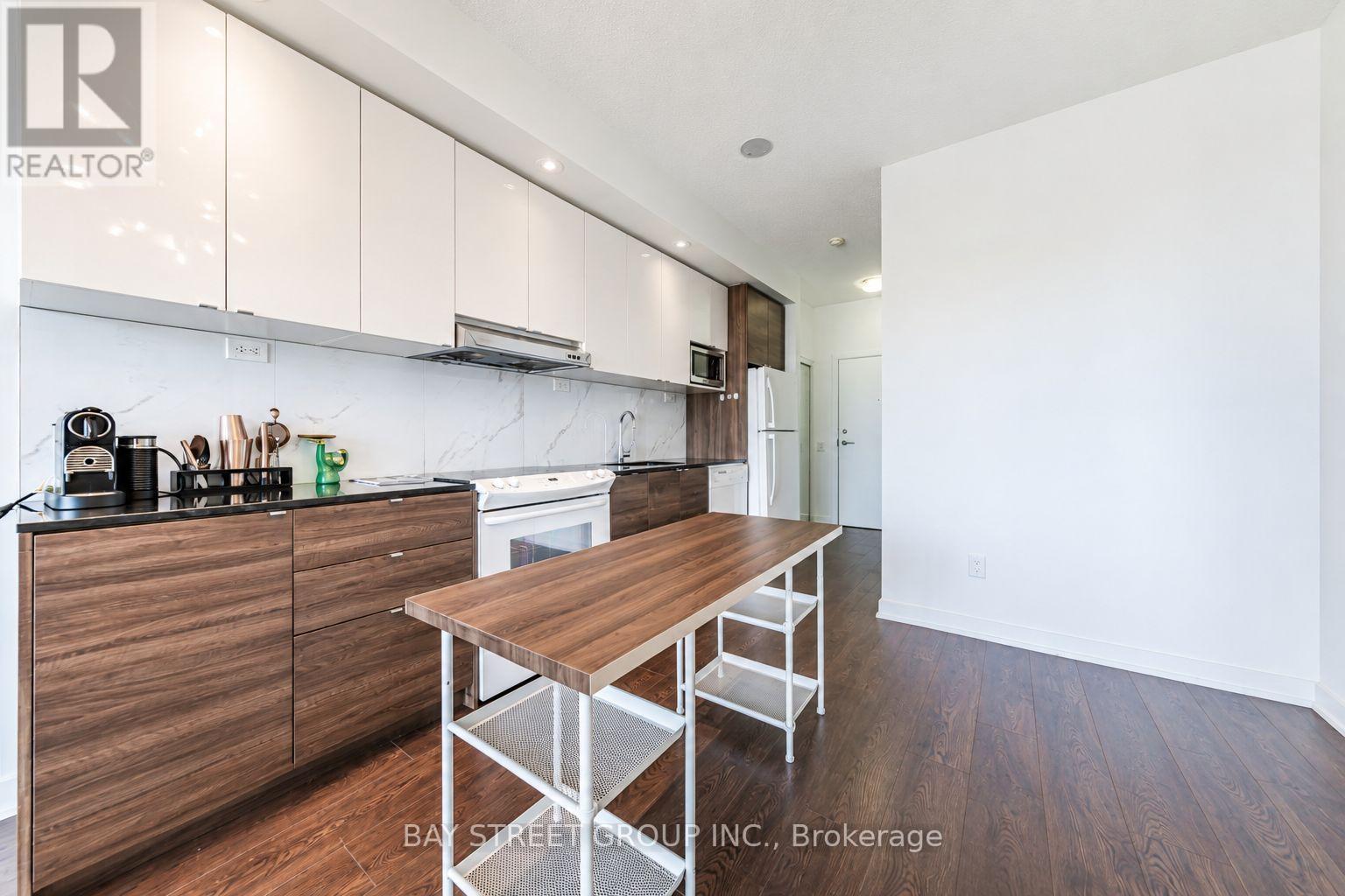 #2906 121 MCMAHON DRIVE - 15