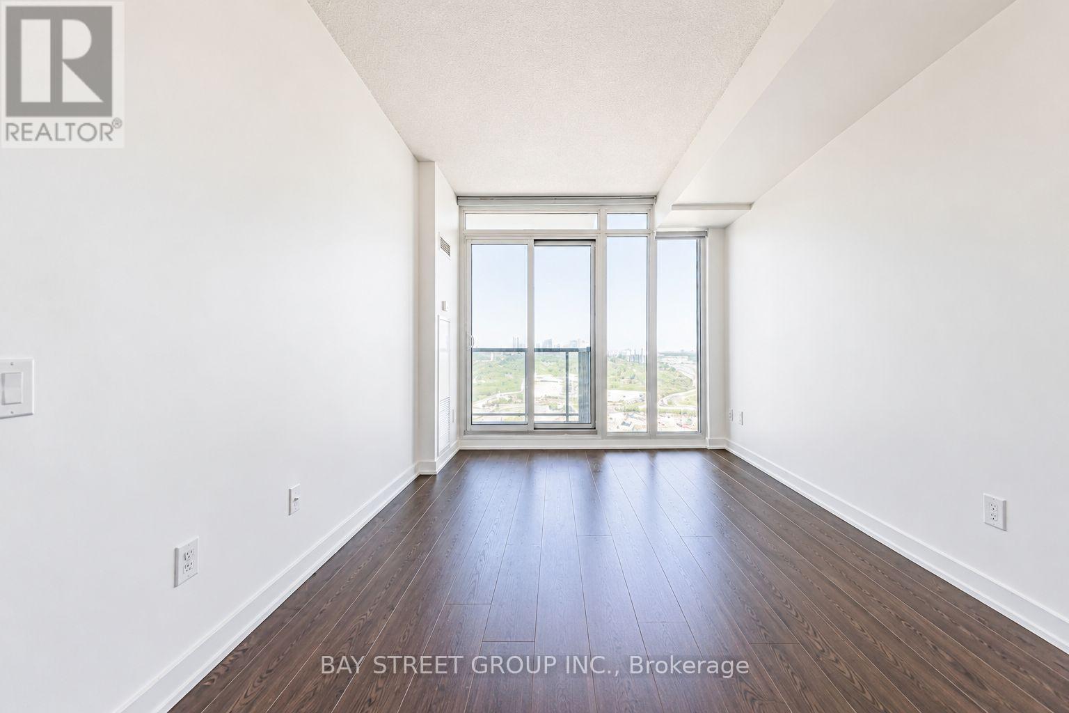 #2906 121 MCMAHON DRIVE - 17