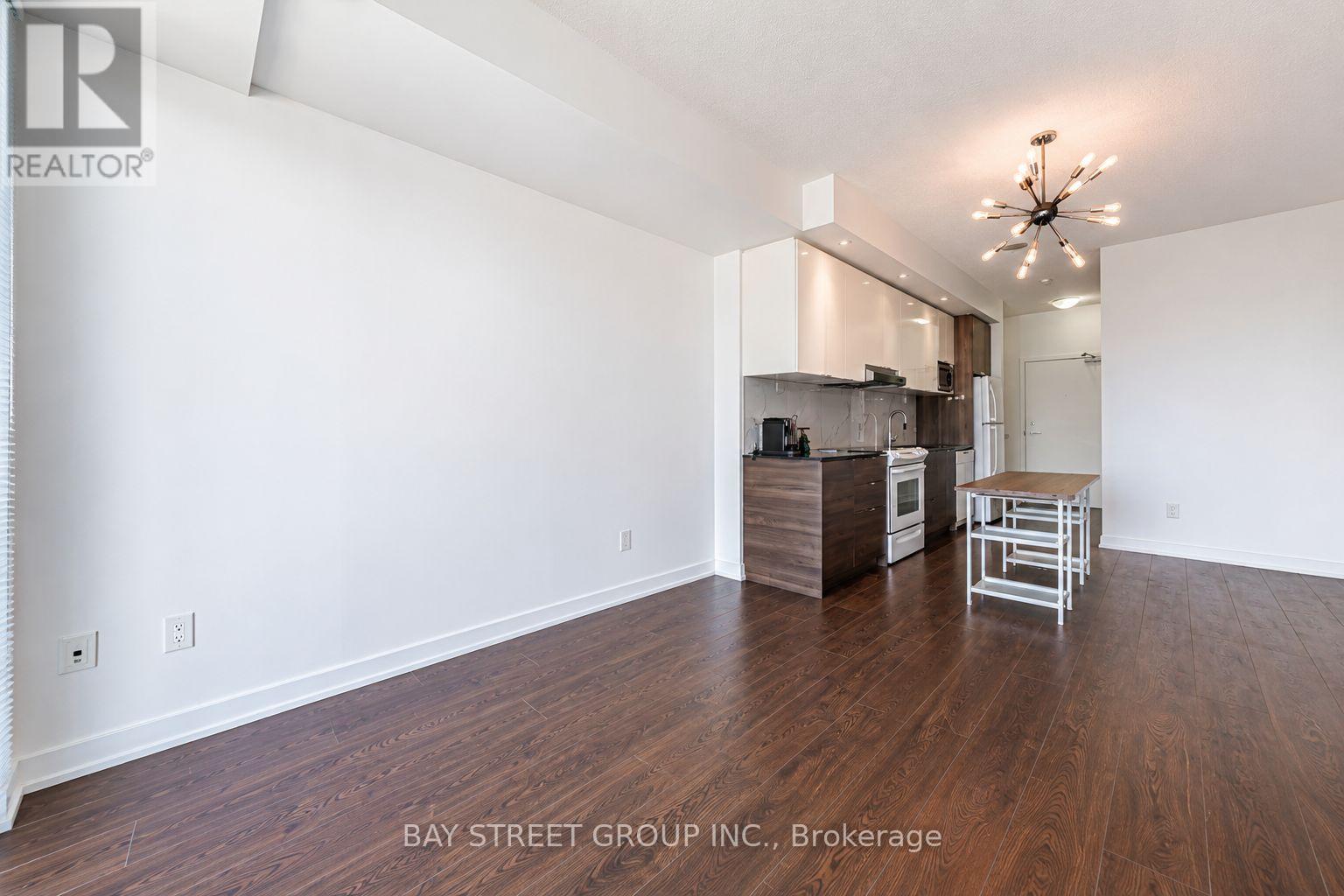 #2906 121 MCMAHON DRIVE - 20