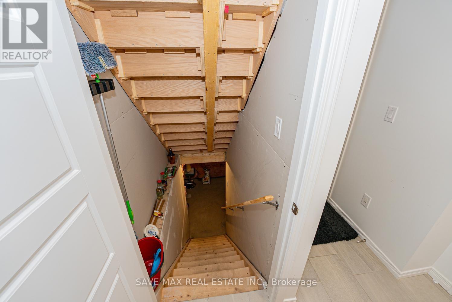 171 FREURE DRIVE - 43