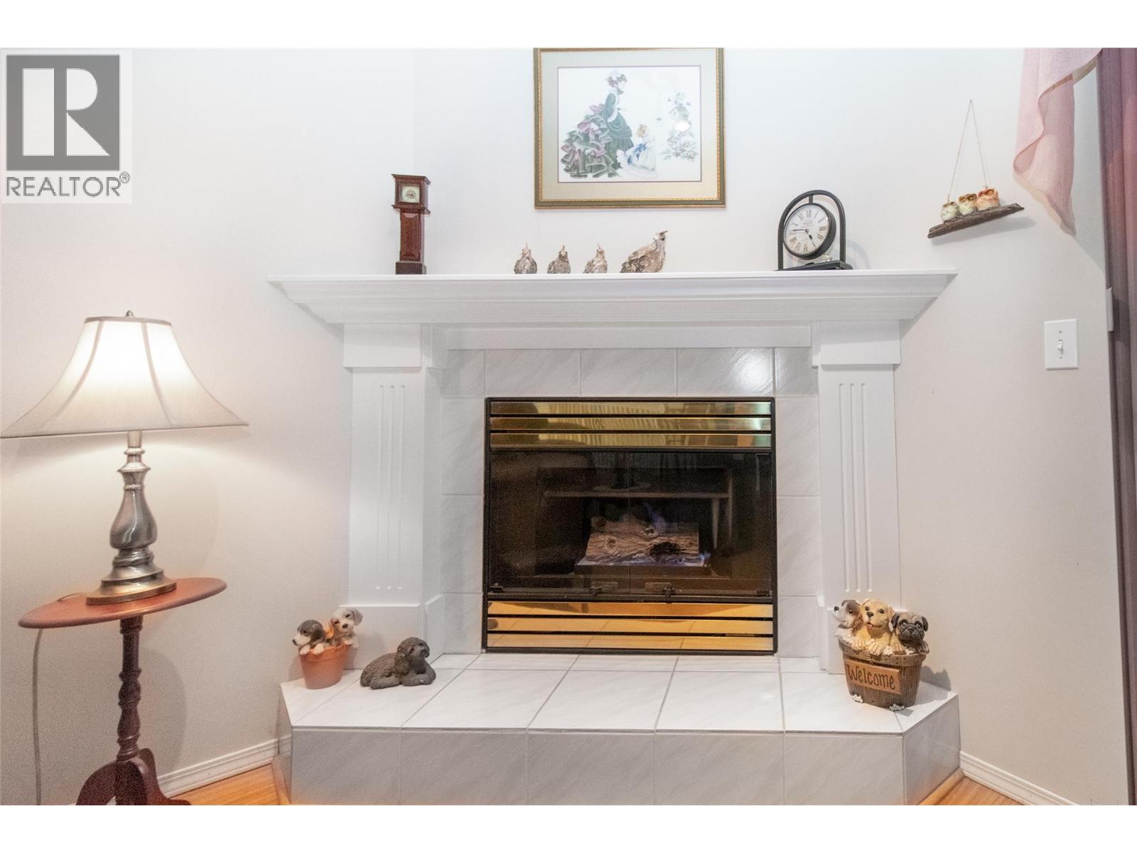 #38 1874 Parkview Crescent - 3