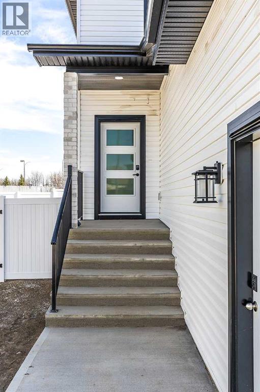 156 Somerset Way SE - 3