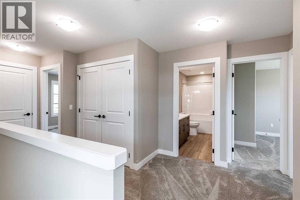 156 Somerset Way SE - 20