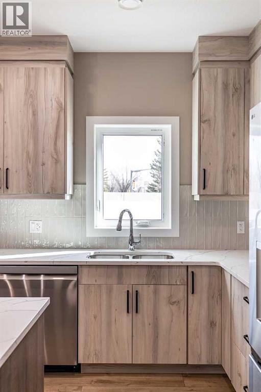 156 Somerset Way SE - 15
