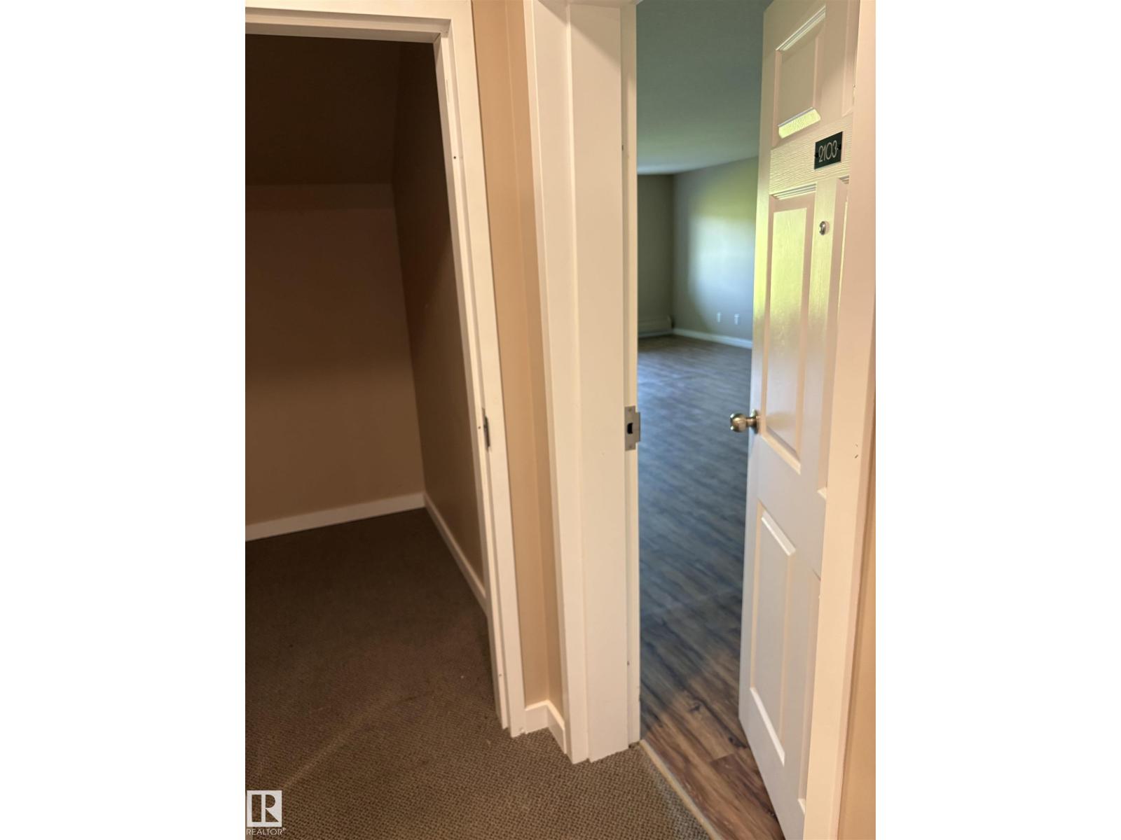 #2103 1601 8 AV - 21