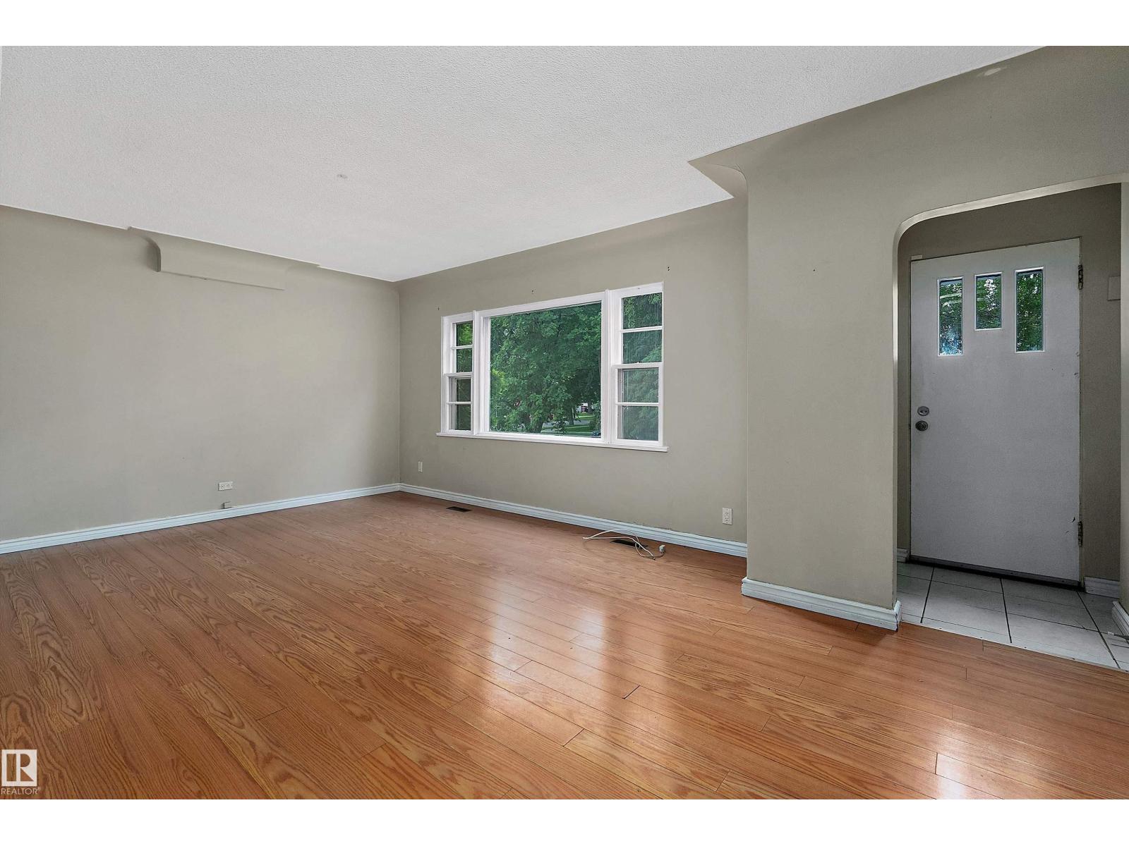 11507 123 ST NW - photo 4
