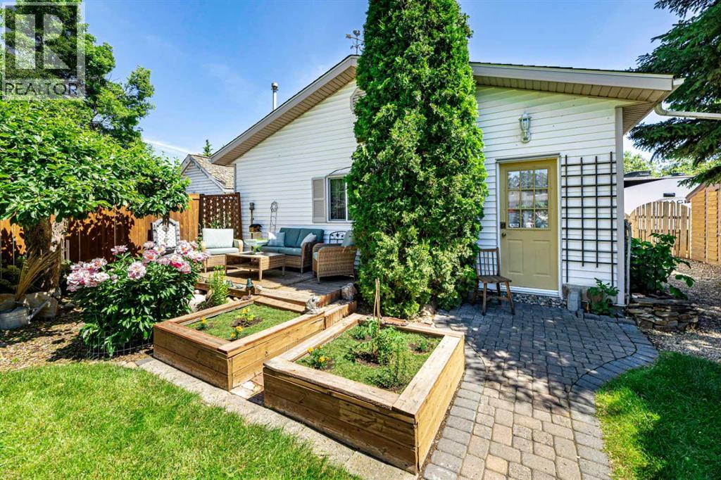 5305 44 Avenue - 11