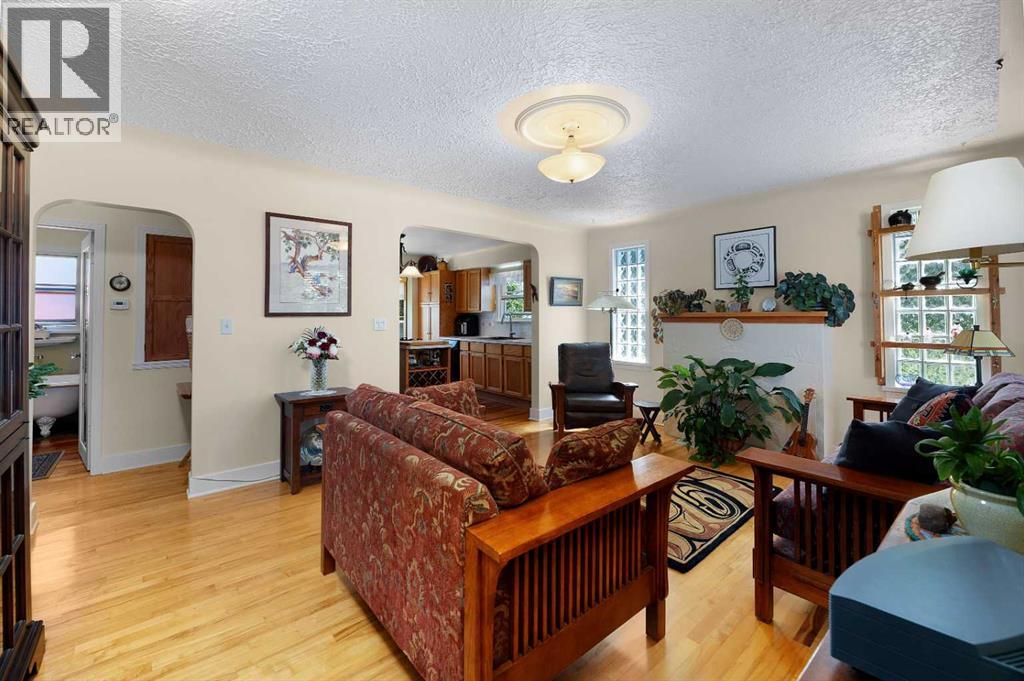 5305 44 Avenue - 13