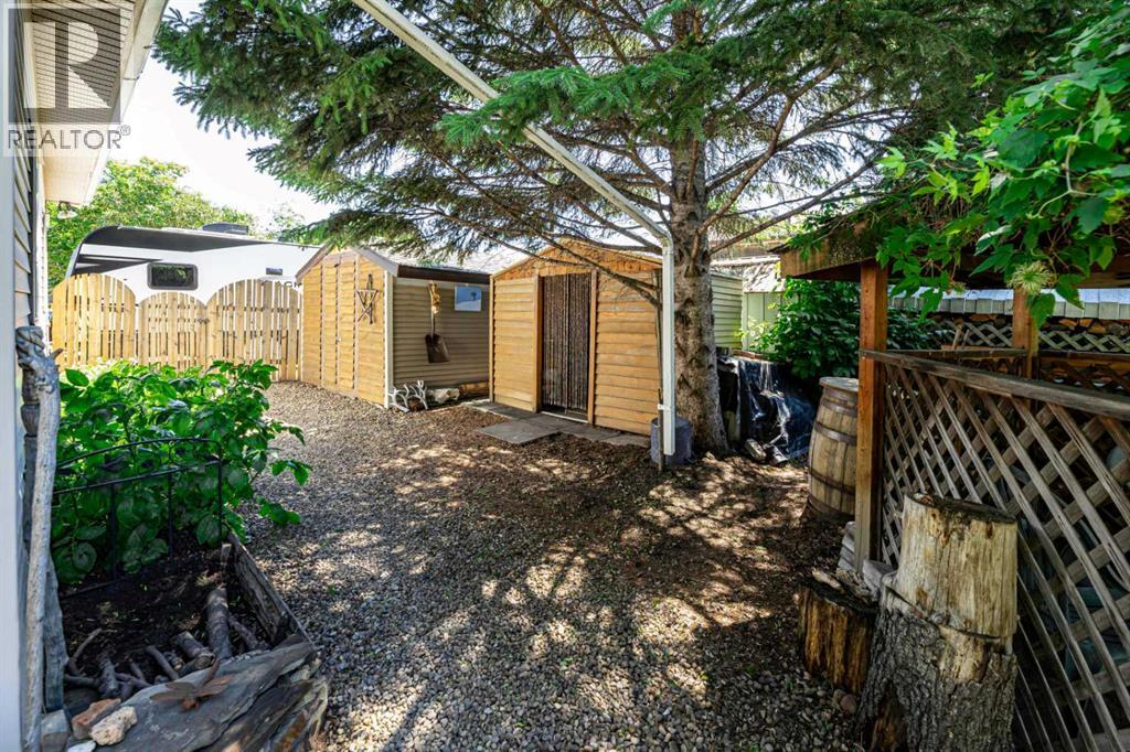 5305 44 Avenue - 12