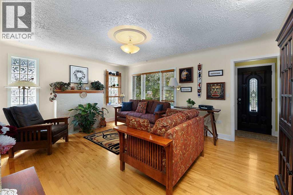 5305 44 Avenue - 20