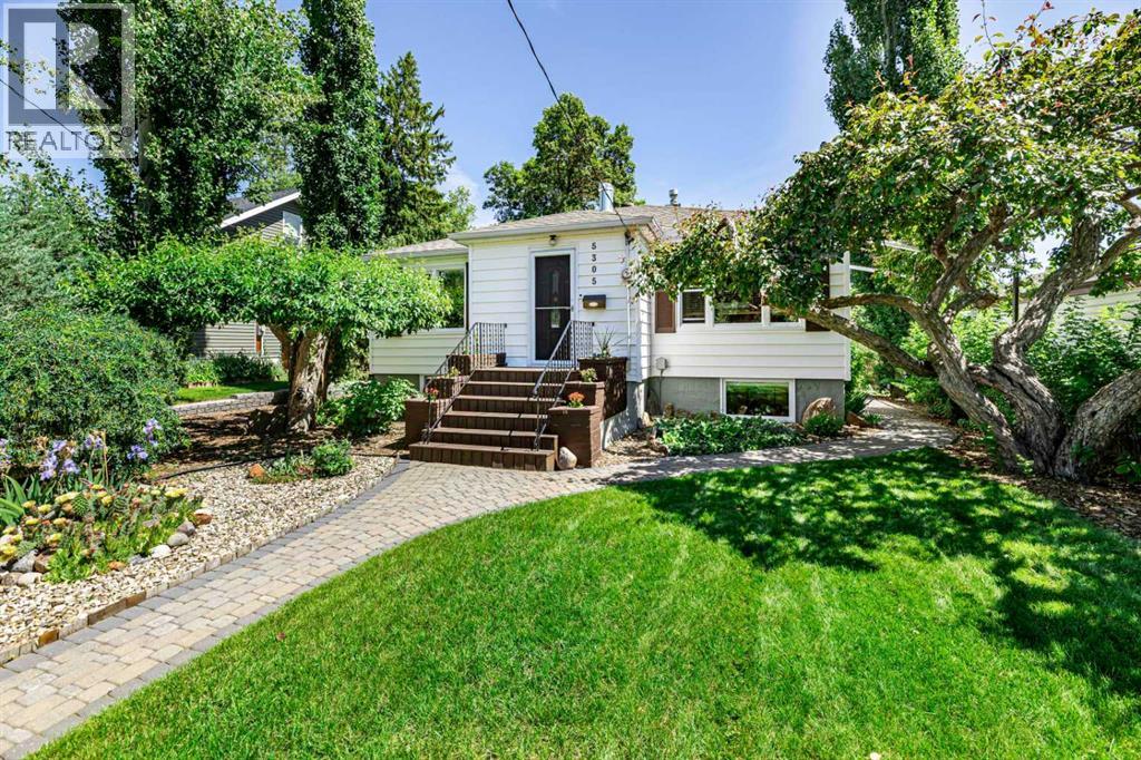 5305 44 Avenue - 4