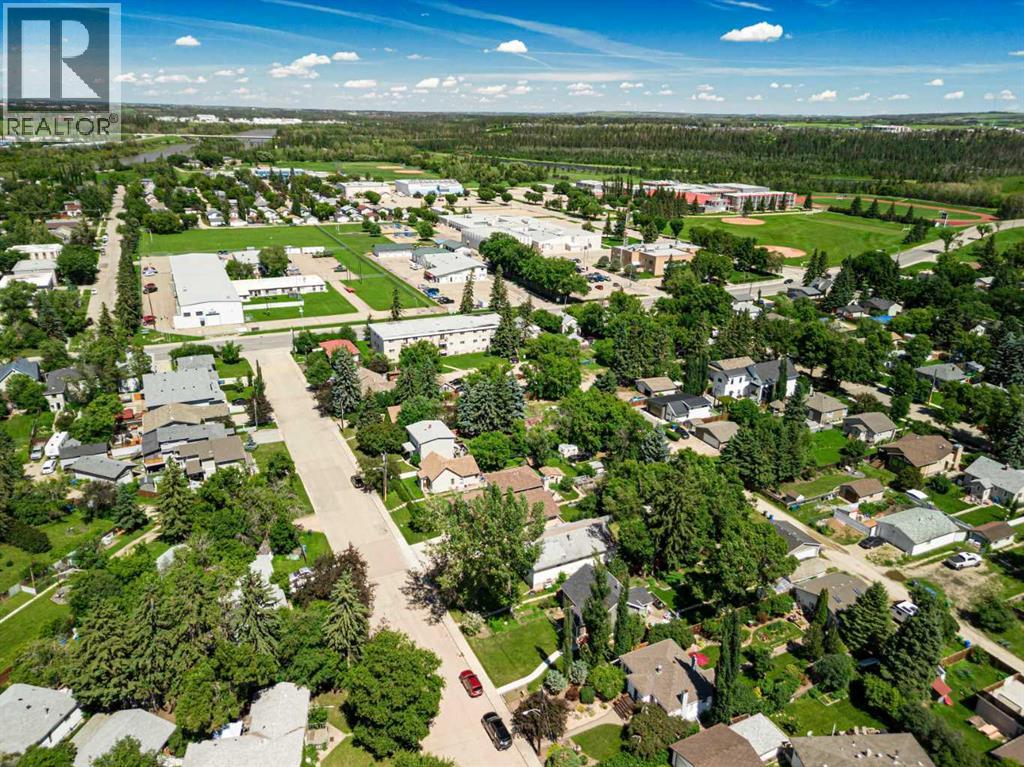5305 44 Avenue - 42