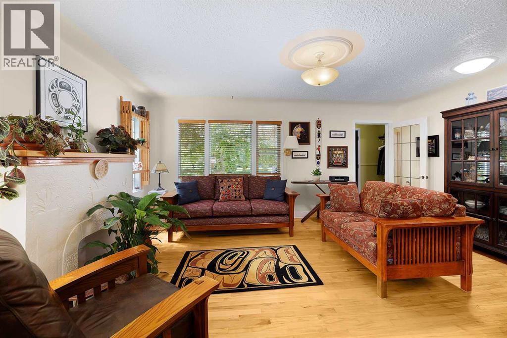 5305 44 Avenue - 14