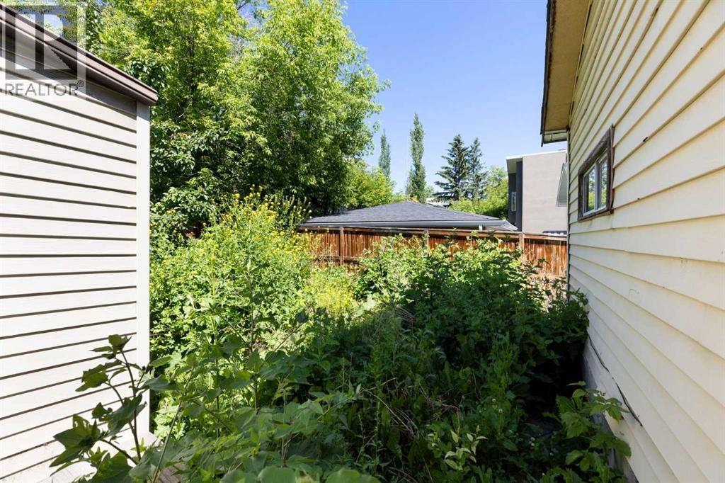 3819 1 Street NE - 33