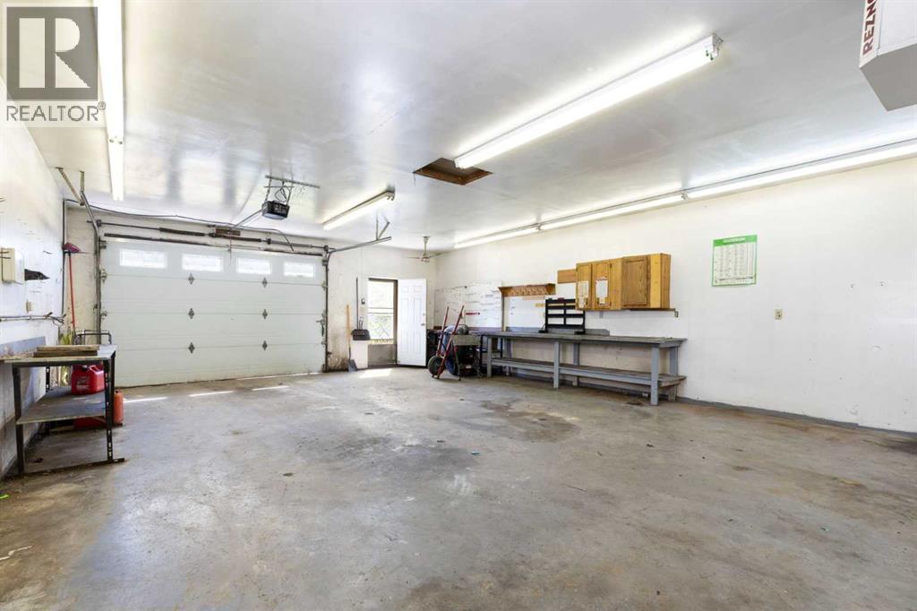 3819 1 Street NE - 27